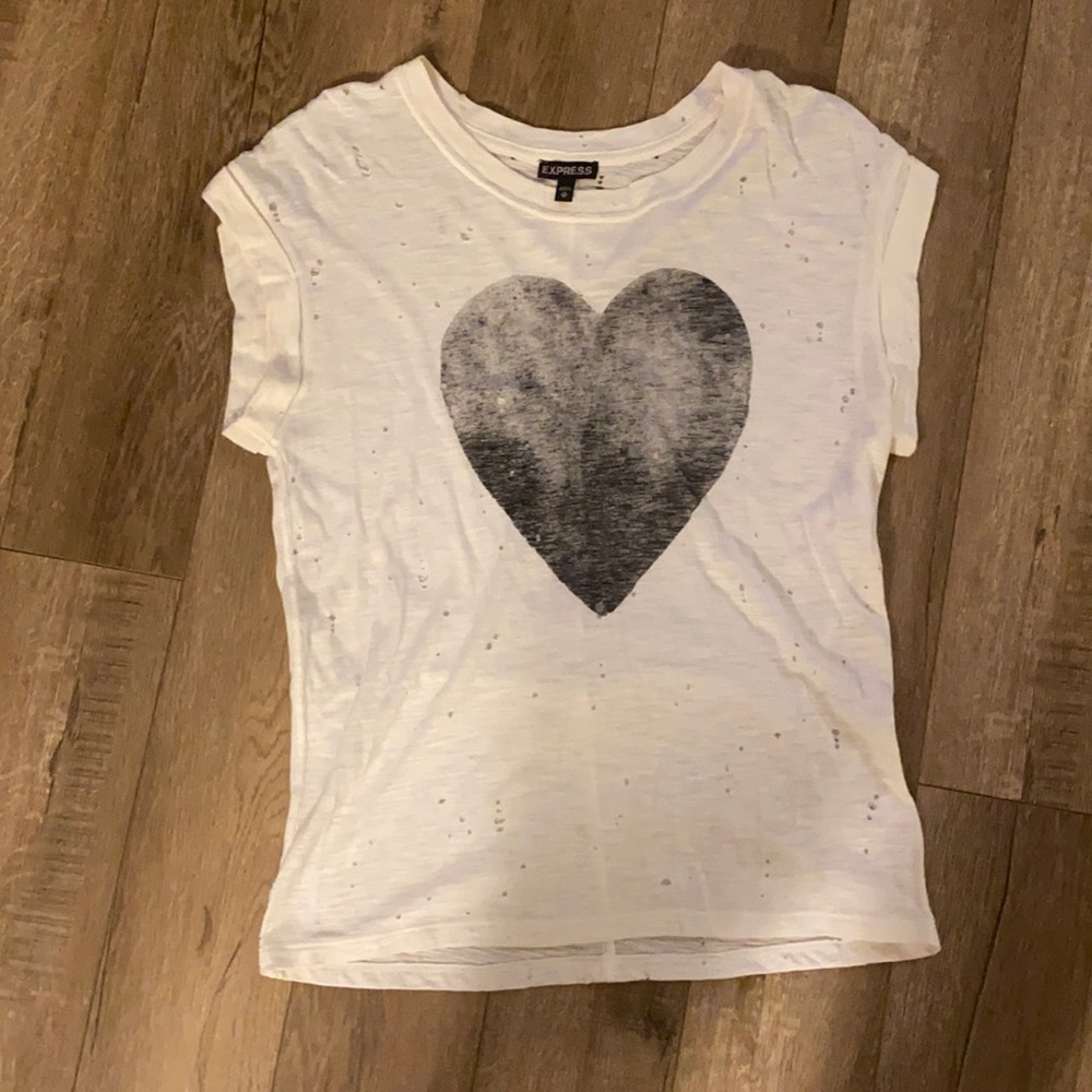 Express heart ripped tee